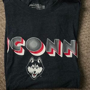 UConn Lightweight t-shirt